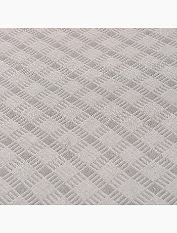 Couvre-lit en coton avec motif à carreaux en relief, tissu texturé.