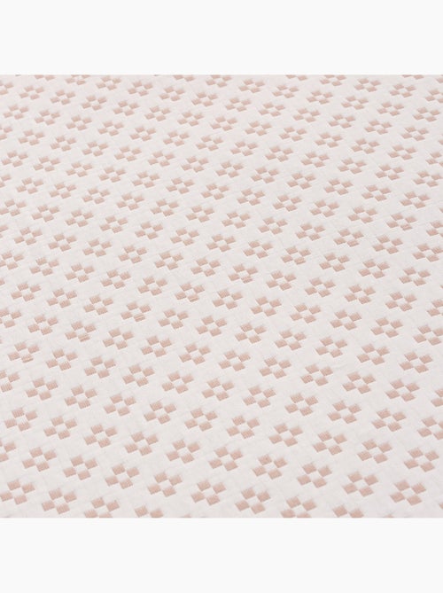 Couvre-lit en coton avec motif géométrique en relief, tissu texturé. - Kiabi Couvre-lit en coton avec motif géométrique en relief, tissu texturé. - Kiabi