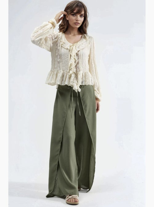 Crêpe broek met trekkoord in de taille en strikdetail busem - Kiabi Crêpe broek met trekkoord in de taille en strikdetail busem - Kiabi