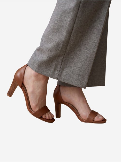Crêpe broek met wijde pijp en hoge taille my fashion - Kiabi Crêpe broek met wijde pijp en hoge taille my fashion - Kiabi