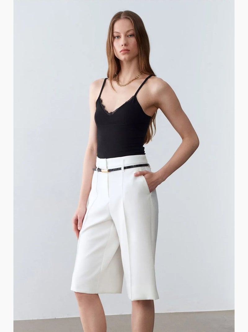 Crepe short met hoge taille, wijde pijp en ceintuur dilvin Gebroken wit - Kiabi