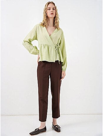 Crêpe wikkelblouse met v-hals en strikdetail bdart
