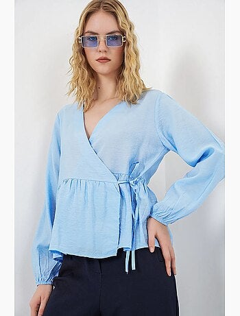 Crêpe wikkelblouse met v-hals en strikdetail bdart