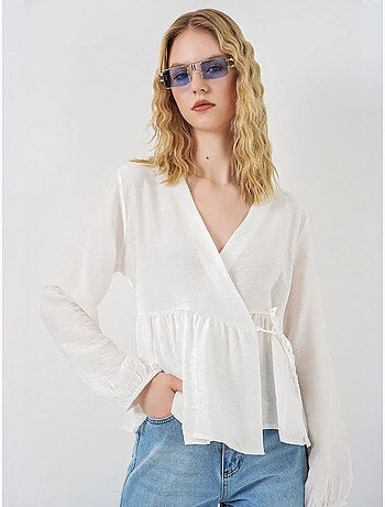 Crêpe wikkelblouse met v-hals en strikdetail bdart