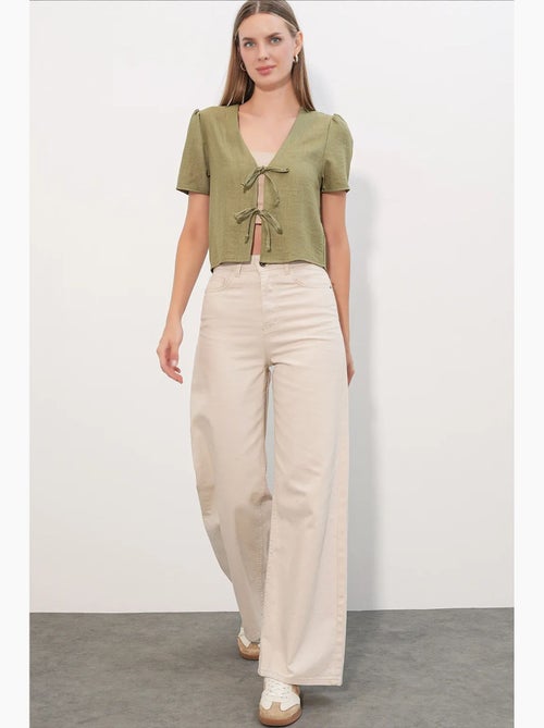 Crop top texturé en mélange de lin à col en v bdart - Kiabi Crop top texturé en mélange de lin à col en v bdart - Kiabi