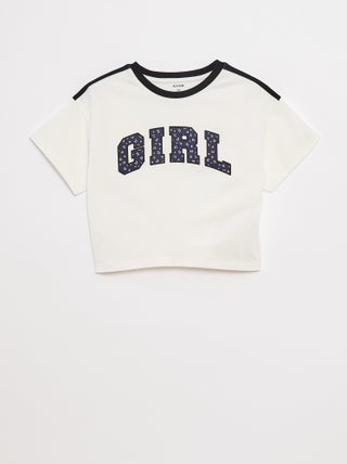 Croptop in campusstijl