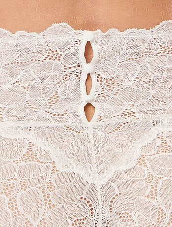 Culotte haute en dentelle fleurie