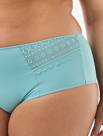 Culotte satinée avec dentelle