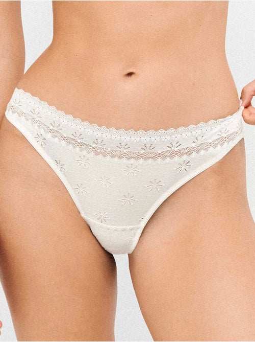 Culotte type bikini en tissu dentelle florale aspect rustique - Kiabi