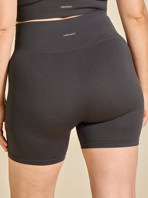 Cycliste de sport en rib - (ekstract) - Kiabi Cycliste de sport en rib - (ekstract) - Kiabi