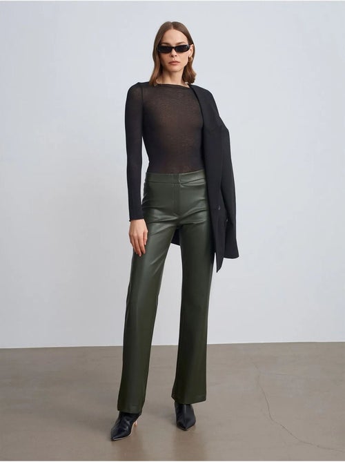 Dames flared broek van imitatieleer dilvin - Kiabi Dames flared broek van imitatieleer dilvin - Kiabi