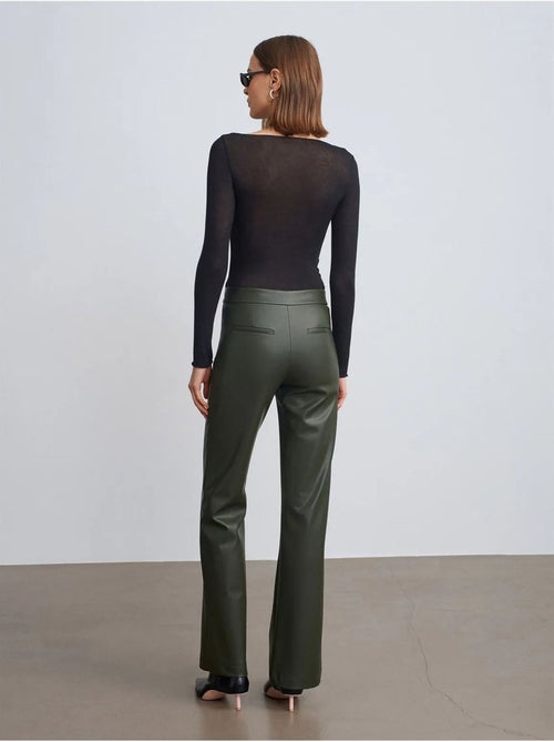 Dames flared broek van imitatieleer dilvin - Kiabi Dames flared broek van imitatieleer dilvin - Kiabi
