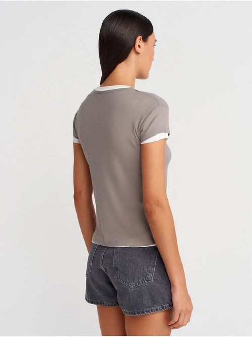 Dames t-shirt van katoen met v-hals en knoopsluiting dilvin - Kiabi