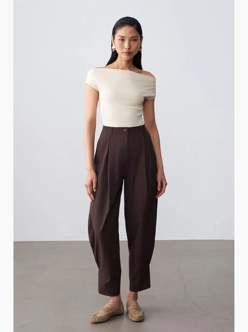 Damesbroek met hoge taille en wijde pijp van poplin dilvin - Kiabi Damesbroek met hoge taille en wijde pijp van poplin dilvin - Kiabi