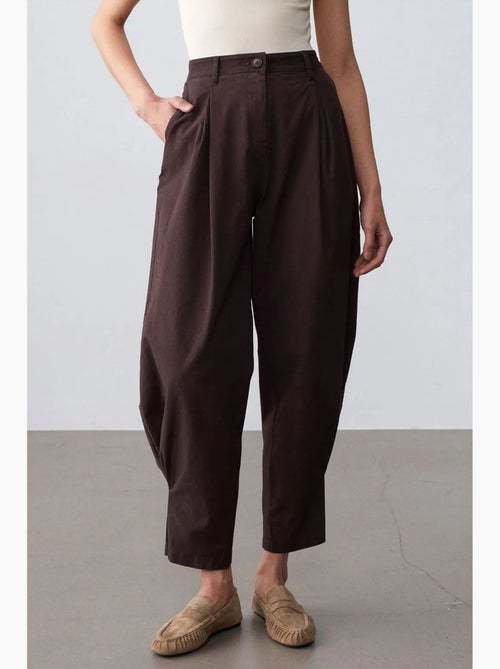 Damesbroek met hoge taille en wijde pijp van poplin dilvin - Kiabi Damesbroek met hoge taille en wijde pijp van poplin dilvin - Kiabi