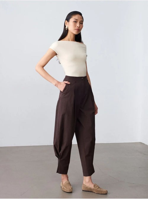 Damesbroek met hoge taille en wijde pijp van poplin dilvin - Kiabi Damesbroek met hoge taille en wijde pijp van poplin dilvin - Kiabi