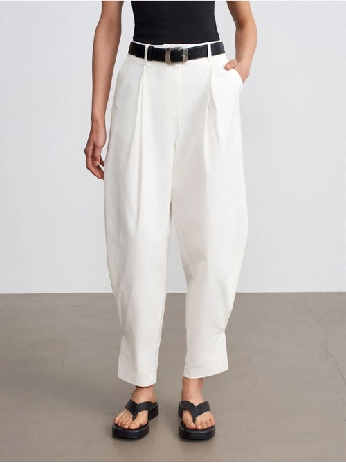 Damesbroek met hoge taille en wijde pijp van poplin dilvin - Kiabi Damesbroek met hoge taille en wijde pijp van poplin dilvin - Kiabi