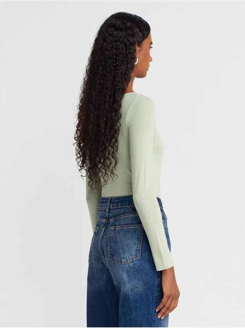 Damesjeans met hoge taille en rechte pijp dilvin - Kiabi Damesjeans met hoge taille en rechte pijp dilvin - Kiabi