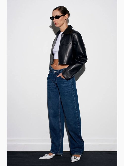 Damesjeans met lage taille en wijde pijp dilvin - Kiabi Damesjeans met lage taille en wijde pijp dilvin - Kiabi