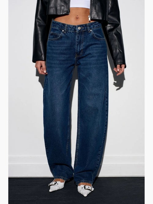 Damesjeans met lage taille en wijde pijp dilvin - Kiabi Damesjeans met lage taille en wijde pijp dilvin - Kiabi