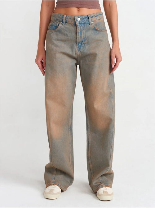Damesjeans met middelhoge taille en wijde pijp dilvin - Kiabi Damesjeans met middelhoge taille en wijde pijp dilvin - Kiabi