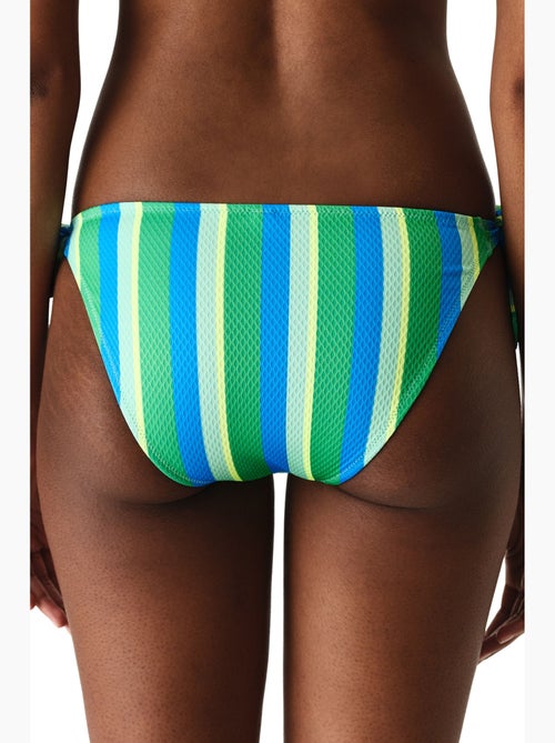 Davina gestreepte bikini slip met structuur en middelhoge taille penti - Kiabi Davina gestreepte bikini slip met structuur en middelhoge taille penti - Kiabi
