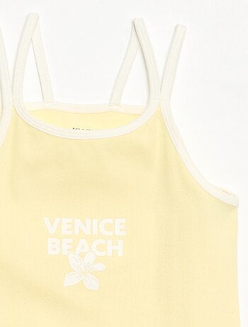 Débardeur à fines bretelles et animation poitrine