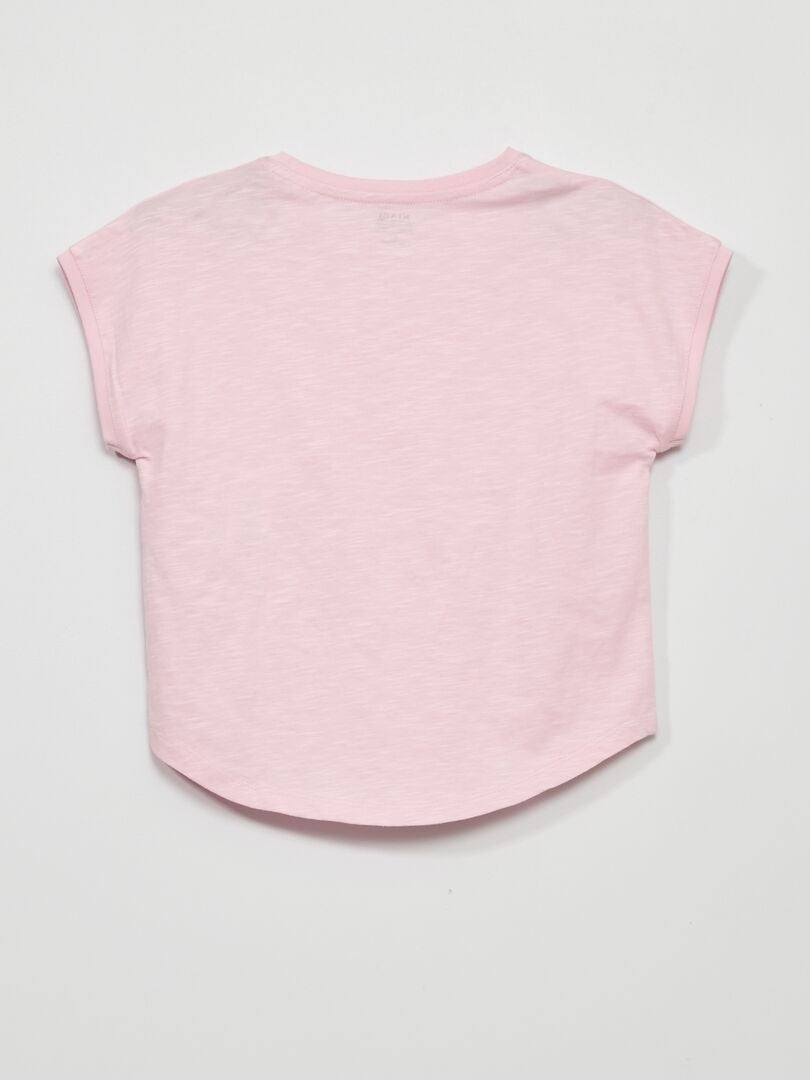 T-shirts et débardeurs : voir les essentiels confortables pour femme