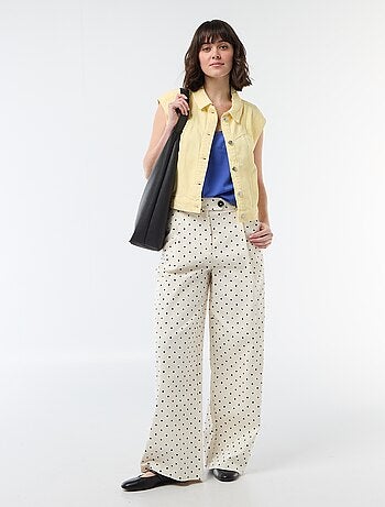 Débardeur avec fines bretelles réglables et col en dentelle