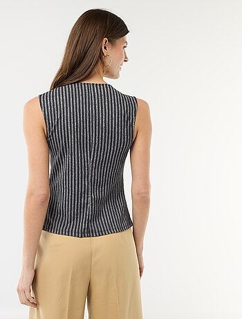 Débardeur avec ouverture par boutons dorés martelés