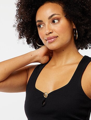 Débardeur sans manches avec encolure dégagée et bouton doré fantaisie