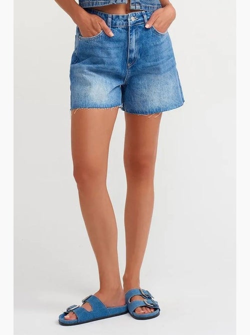 Denim short met hoge taille en knoopsluiting dilvin - Kiabi Denim short met hoge taille en knoopsluiting dilvin - Kiabi