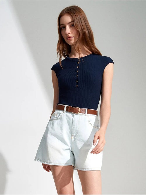 Denim short met hoge taille en wijde pijp dilvin - Kiabi Denim short met hoge taille en wijde pijp dilvin - Kiabi