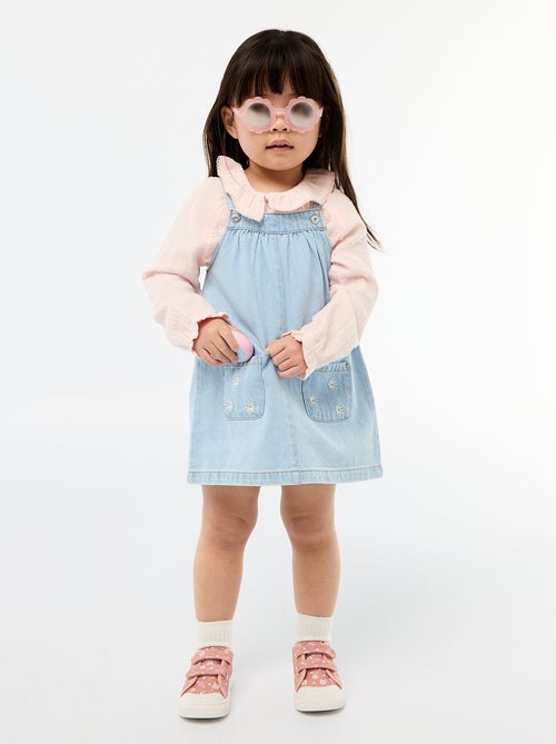 Denim tuinbroekjurk met 2 opgestikte zakken vooraan - Kiabi Denim tuinbroekjurk met 2 opgestikte zakken vooraan - Kiabi