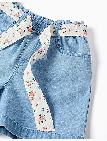 Denimshorts met bloemenriem