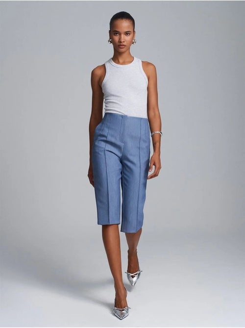 DILVIN Short Capri Droit Taille Haute Avec Fente - Kiabi DILVIN Short Capri Droit Taille Haute Avec Fente - Kiabi