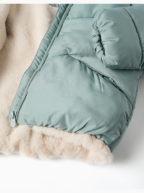 Doudoune avec capuche et doublure en peluche douce synthétique - Kiabi
