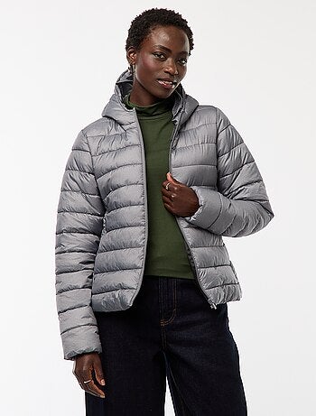 Doudoune légère à capuche unie