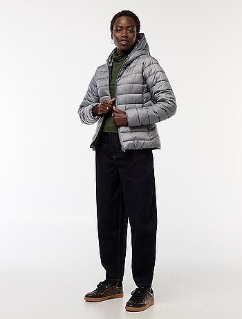 Doudoune légère à capuche unie