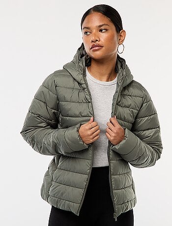 Doudoune légère à capuche unie