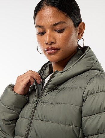 Doudoune légère à capuche unie