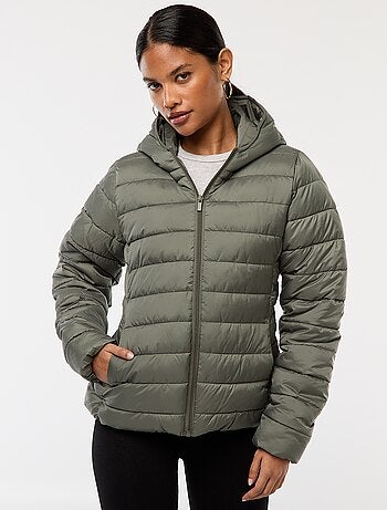 Doudoune légère à capuche unie