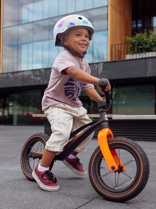 Draisienne LIONELO Bart Air- Vélo enfant - Jusqu'à 30 kg - Légère - Réglage du guidon et de la selle - Kiabi Draisienne LIONELO Bart Air- Vélo enfant - Jusqu'à 30 kg - Légère - Réglage du guidon et de la selle - Kiabi