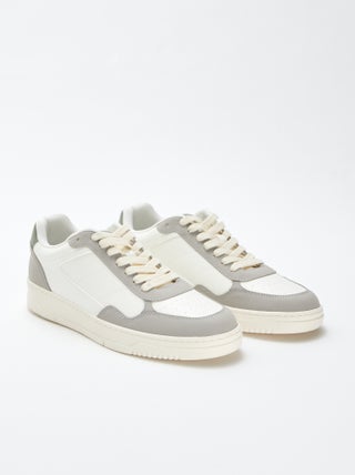 Driekleurige, lage sneakers