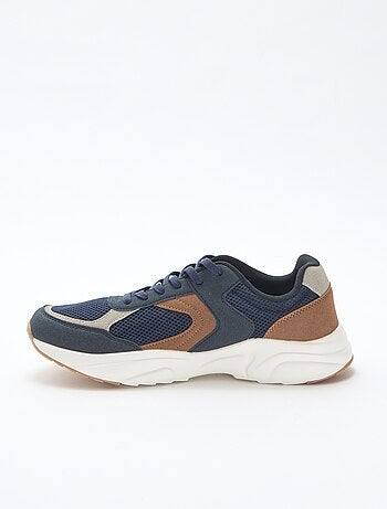 Driekleurige sportieve sneakers van mesh en suèdine