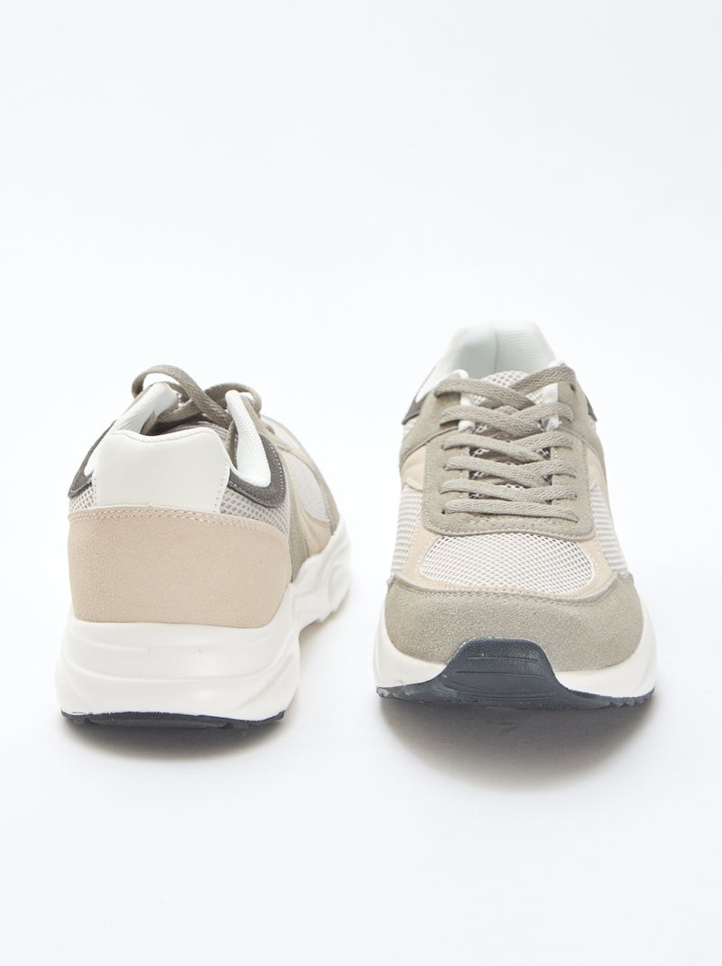 Driekleurige sportieve sneakers van mesh en suèdine Grijs - Kiabi