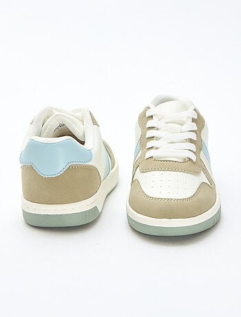Driekleurige verstevigde lage sneakers