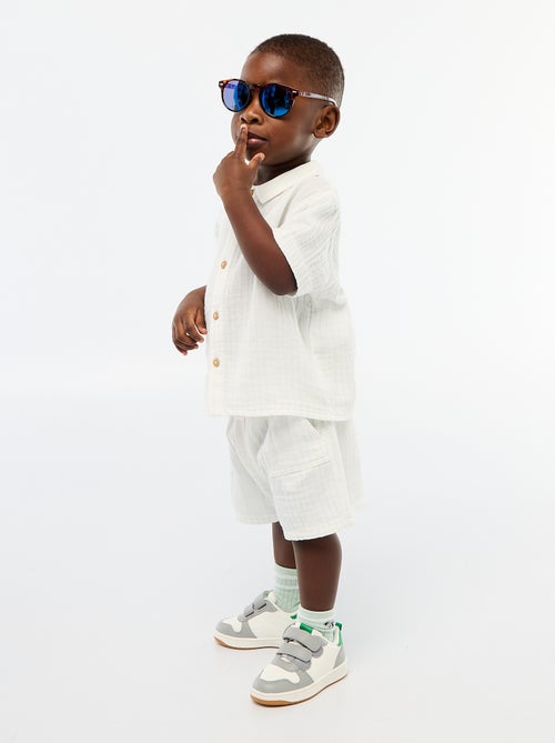 Een tweedelige set hemd + short - Kiabi