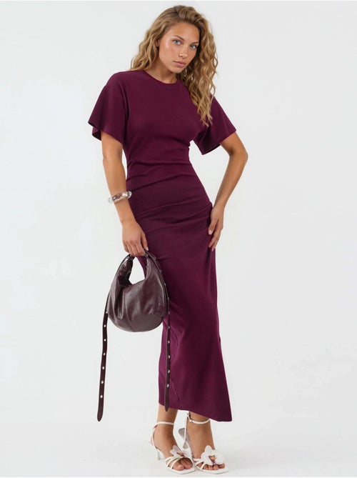 Effen bodycon midi-jurk met ronde hals busem - Kiabi Effen bodycon midi-jurk met ronde hals busem - Kiabi