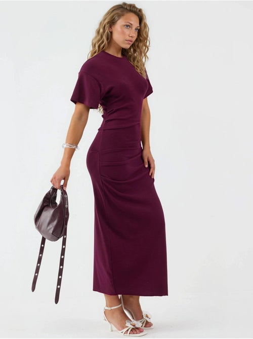 Effen bodycon midi-jurk met ronde hals busem - Kiabi Effen bodycon midi-jurk met ronde hals busem - Kiabi